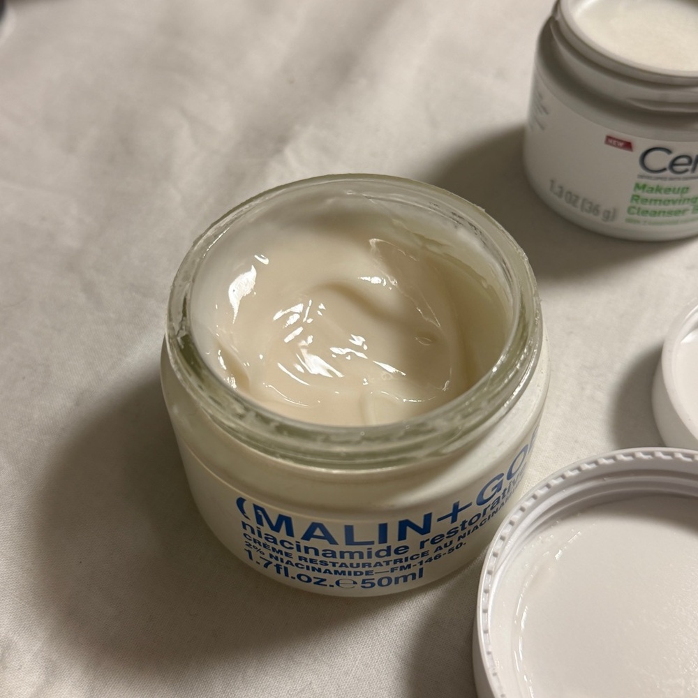 Skincare bundle! - Picture 4 of 7